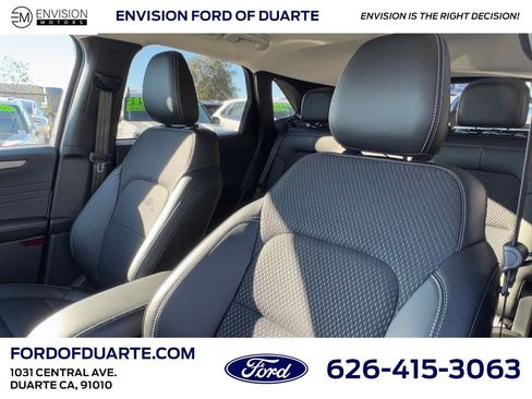 New 2025 Ford Escape SE image 18