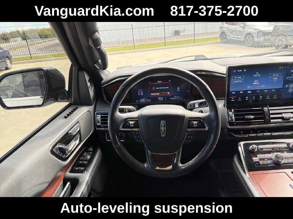 Used 2022 Lincoln Navigator 4WD image 13
