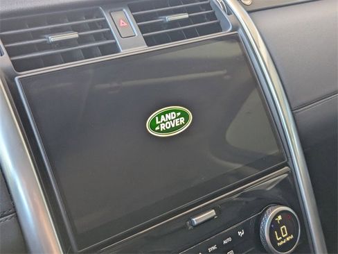 Used 2024 Land Rover Discovery S image 16