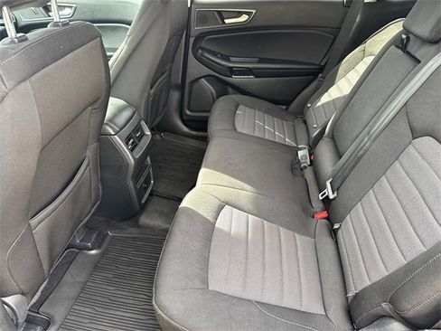 Used 2024 Ford Edge SE w/ Black Appearance Package image 12