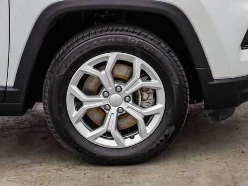 Used 2024 Jeep Compass Latitude AWD/4WD image 21