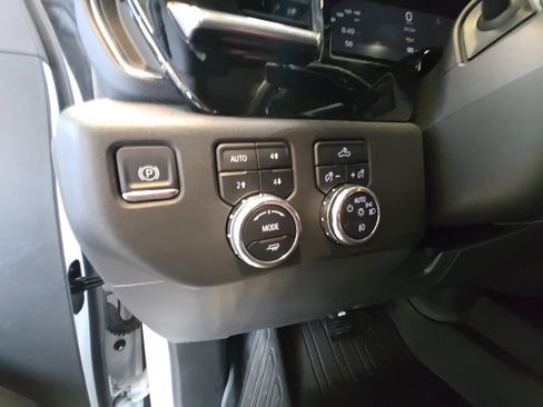 Certified 2025 GMC Sierra 1500 Elevation AWD/4WD image 32