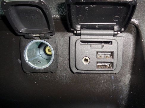 Used 2015 Chevrolet Tahoe LS image 14