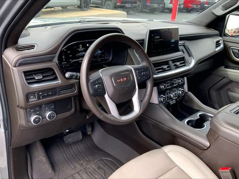 Used 2023 GMC Yukon SLT image 18