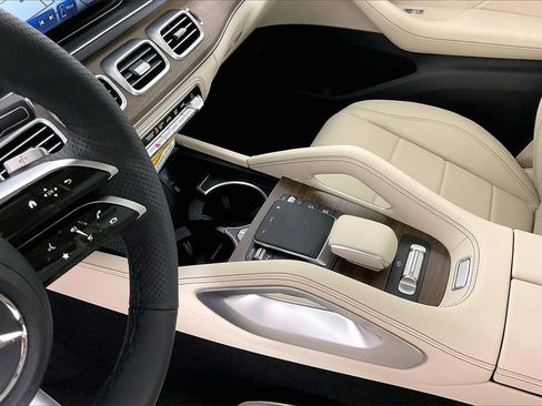 New 2026 Mercedes-Benz GLS 450 4MATIC image 8