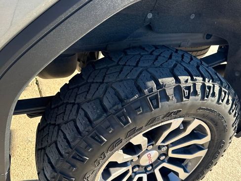 Used 2021 GMC Sierra 1500 AT4 image 24