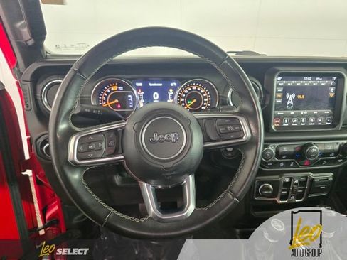 Used 2019 Jeep Wrangler Unlimited Sahara AWD/4WD image 11