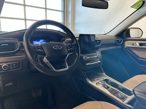 Used 2020 Ford Explorer Limited image 10