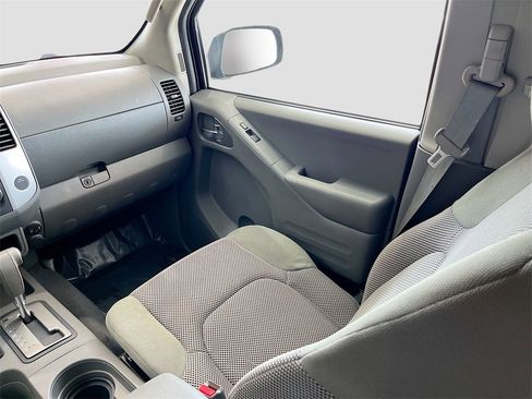 Used 2019 Nissan Frontier SV image 21