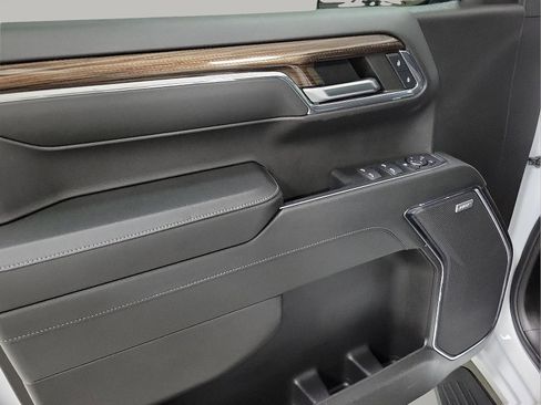 Used 2024 Chevrolet Silverado 1500 LT Trail Boss w/ Convenience Package II image 10