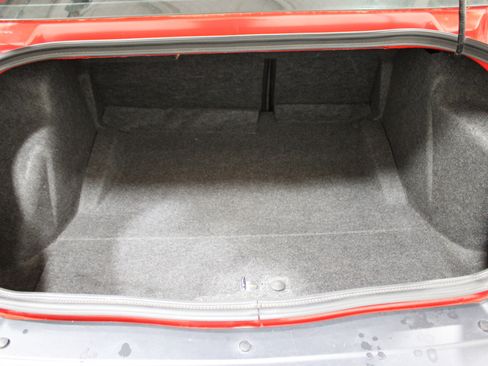 Used 2016 Dodge Challenger R/T image 21