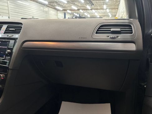 Used 2019 Volkswagen Golf S FWD image 26