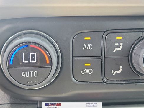 Used 2023 GMC Acadia SLE AWD/4WD image 25