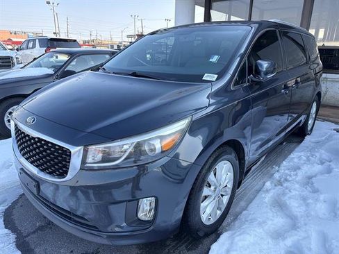Used 2016 Kia Sedona EX image 3