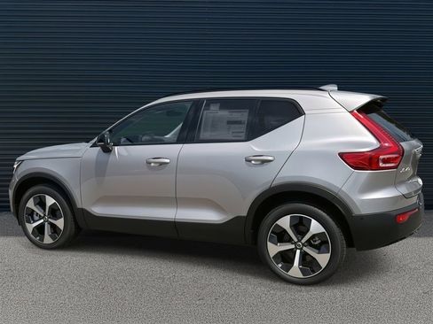 Used 2026 Volvo XC40 B5 Plus w/ Protection Package Premier image 8