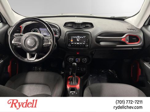 Used 2017 Jeep Renegade Trailhawk AWD/4WD image 12