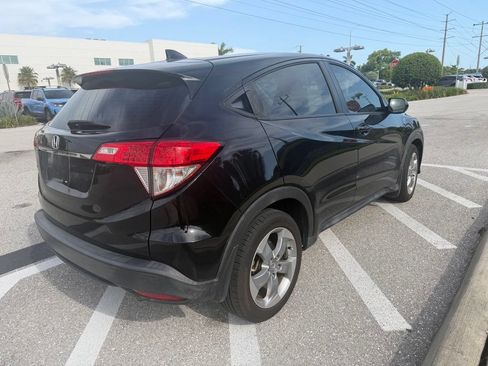 Used 2019 Honda HR-V LX image 5