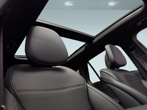 Used 2026 Mercedes-Benz GLC 300 4MATIC image 14