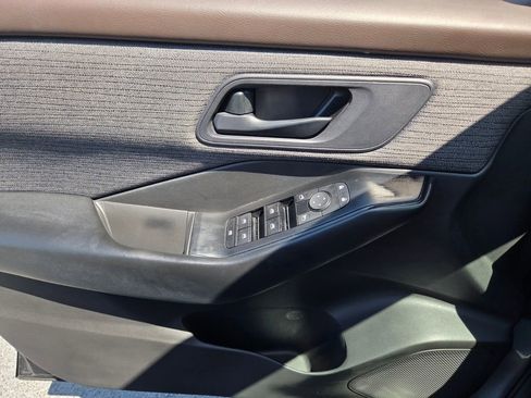 Used 2023 Nissan Rogue S FWD image 26