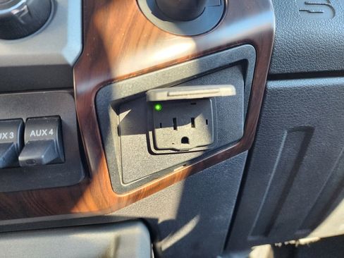 Used 2013 Ford F250 Lariat w/ Chrome Pkg image 43