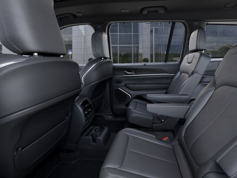 New 2025 Jeep Grand Cherokee L Overland w/ Luxury Tech Group IV AWD/4WD image 23