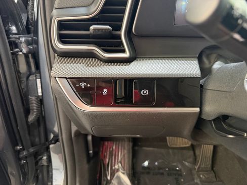 Used 2024 Kia Sportage LX FWD image 18