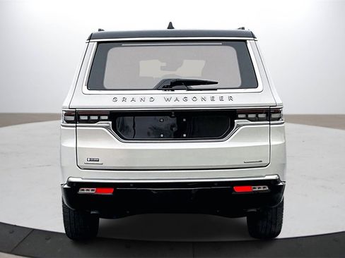 Used 2022 Jeep Grand Wagoneer Series III image 8