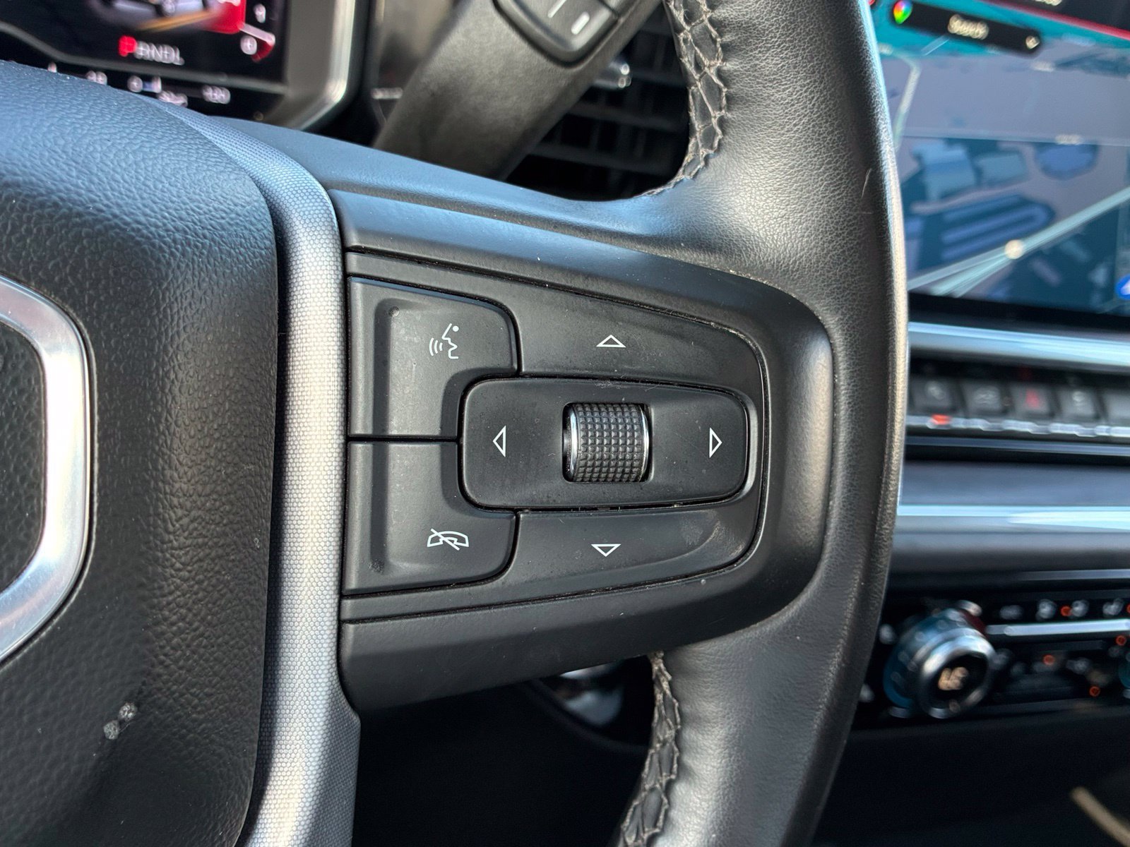 Used 2025 GMC Sierra 1500 SLT AWD/4WD image 25