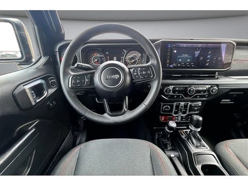 Used 2025 Jeep Wrangler Unlimited Rubicon AWD/4WD image 8
