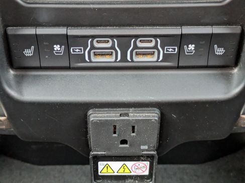 Used 2022 RAM 1500 Limited image 8