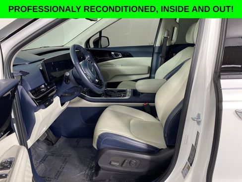 Used 2025 Kia Carnival SX Prestige image 7
