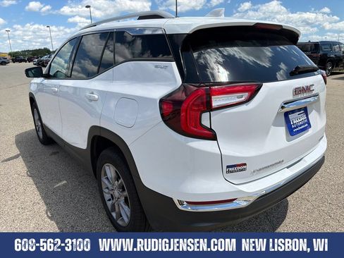 Used 2024 GMC Terrain SLT AWD/4WD image 3