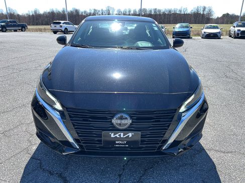 Used 2024 Nissan Altima 2.5 SV w/ SV Premium Package image 10