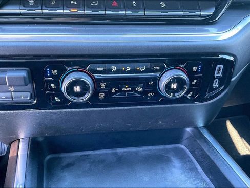 Used 2024 Chevrolet Silverado 2500 High Country w/ High Country Premium Package AWD/4WD image 16