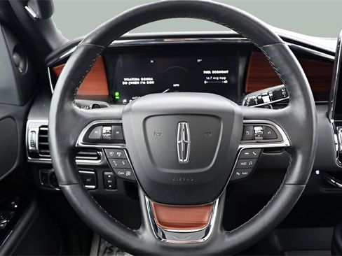 Used 2021 Lincoln Navigator Reserve image 28