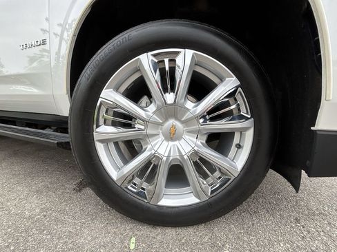 Used 2022 Chevrolet Tahoe High Country AWD/4WD image 19