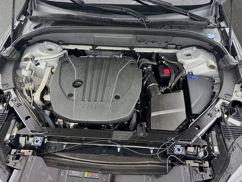Used 2023 Volvo XC60 B5 Plus w/ Protection Package Premier AWD/4WD image 32