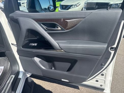 Used 2023 Lexus LX 600 4WD w/ Accessory Package (Z1) image 41