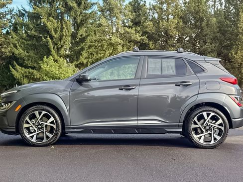 Used 2023 Hyundai Kona Limited AWD/4WD image 8