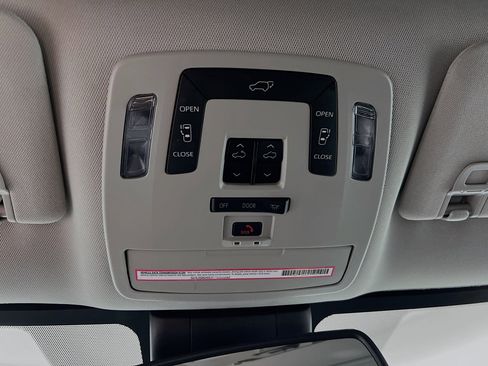 Used 2024 Toyota Sienna XLE image 21