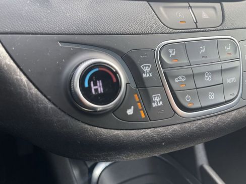 Used 2025 Chevrolet Malibu LT image 28