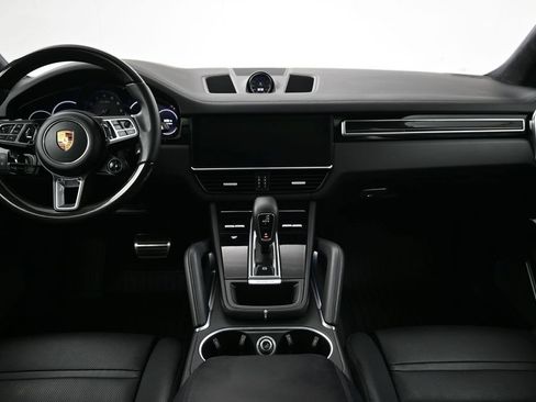 Certified 2022 Porsche Cayenne Turbo AWD/4WD image 9
