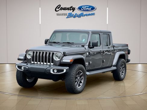 Used 2021 Jeep Gladiator Overland w/ LED Lighting Group AWD/4WD image 2