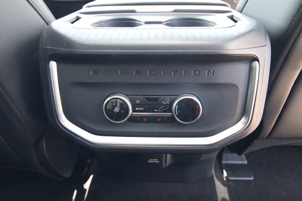 Used 2025 Ford Expedition Tremor AWD/4WD image 39