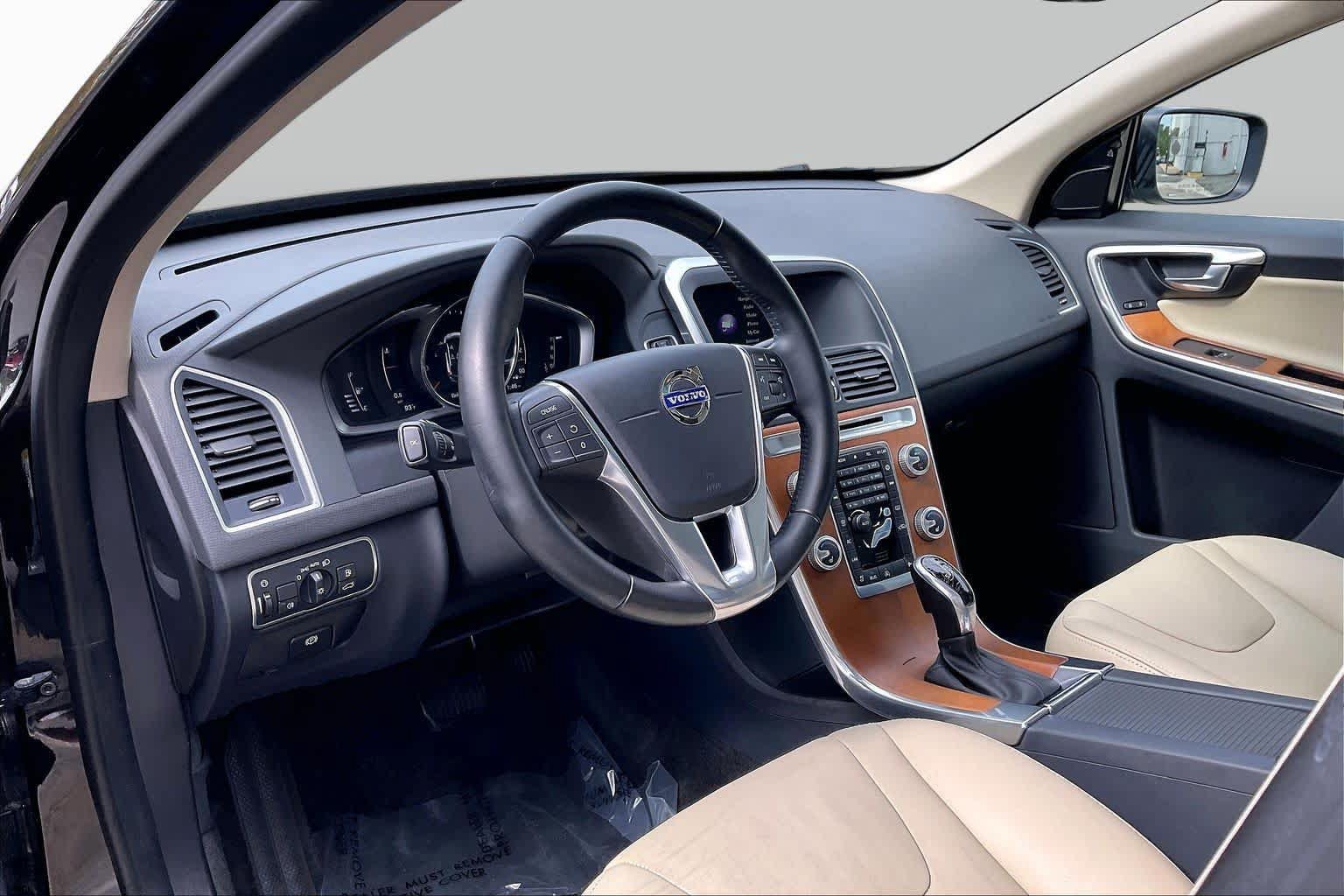 Used 2017 Volvo XC60 T6 Inscription w/ Preferred Option Package AWD/4WD image 17