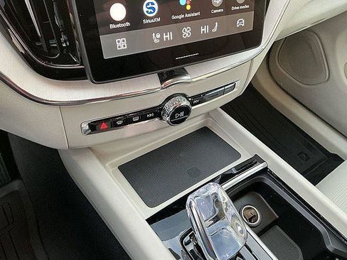 New 2026 Volvo XC60 B5 Ultra w/ Protection Package Premier AWD/4WD image 19