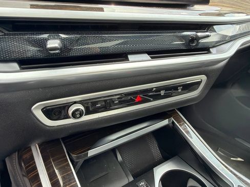 Used 2024 BMW X7 xDrive40i w/ Premium Package AWD/4WD image 23
