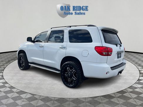 Used 2016 Toyota Sequoia Limited w/ Safety & Convenience Package image 7