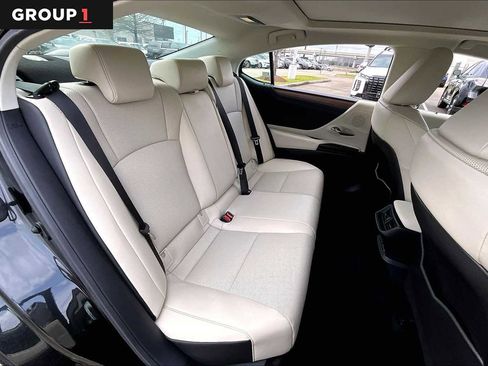 Used 2025 Lexus ES 350 w/ Premium Package image 16