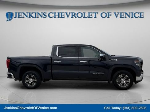 Certified 2025 GMC Sierra 1500 SLT RWD image 3